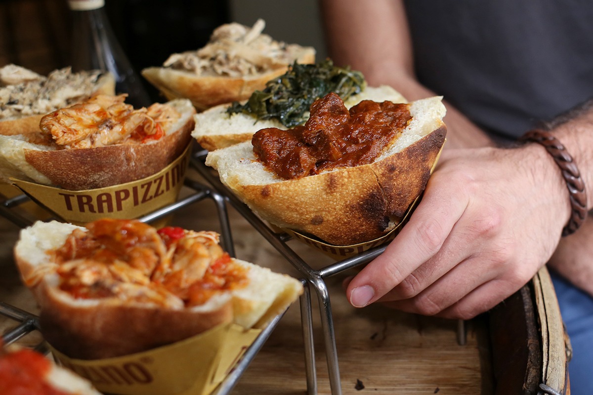 A plate of cacio e pepe pasta at a traditional Roman trattoria